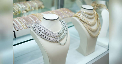 Best Jewelry for Office Wear — Look Professional Yet Stylish