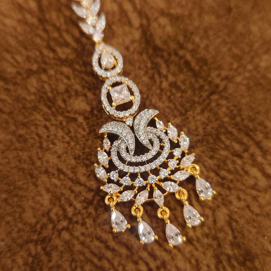 DIAMOND PATTERN GOLD PLATED WEDDING MAANG TIKKA