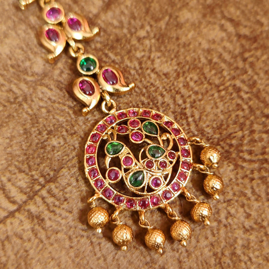 GOLD LOOK MULTICOLOUR KEMPU STONE MAANG TIKKA