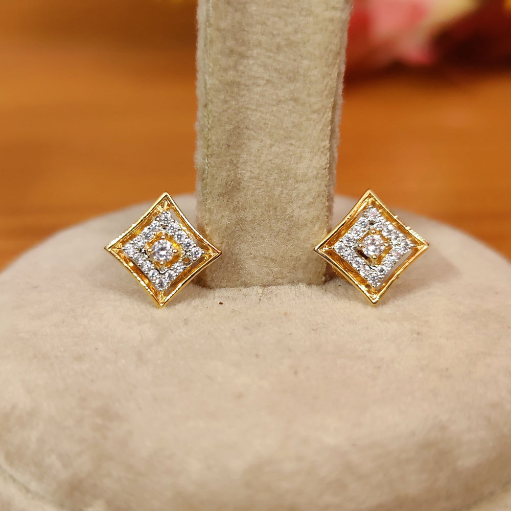 REAL DIAMOND LOOKALIKE SMALL PENDANT SET WITH CHAIN