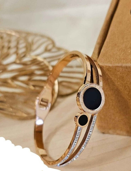 Jewelatoz Rose Gold Bracelet Front View